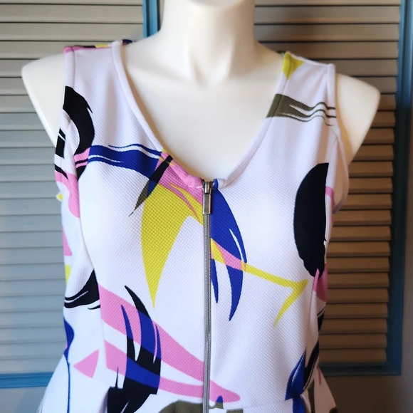 Attention Geometric Print Sleeveless Dress - Picture 3 of 14